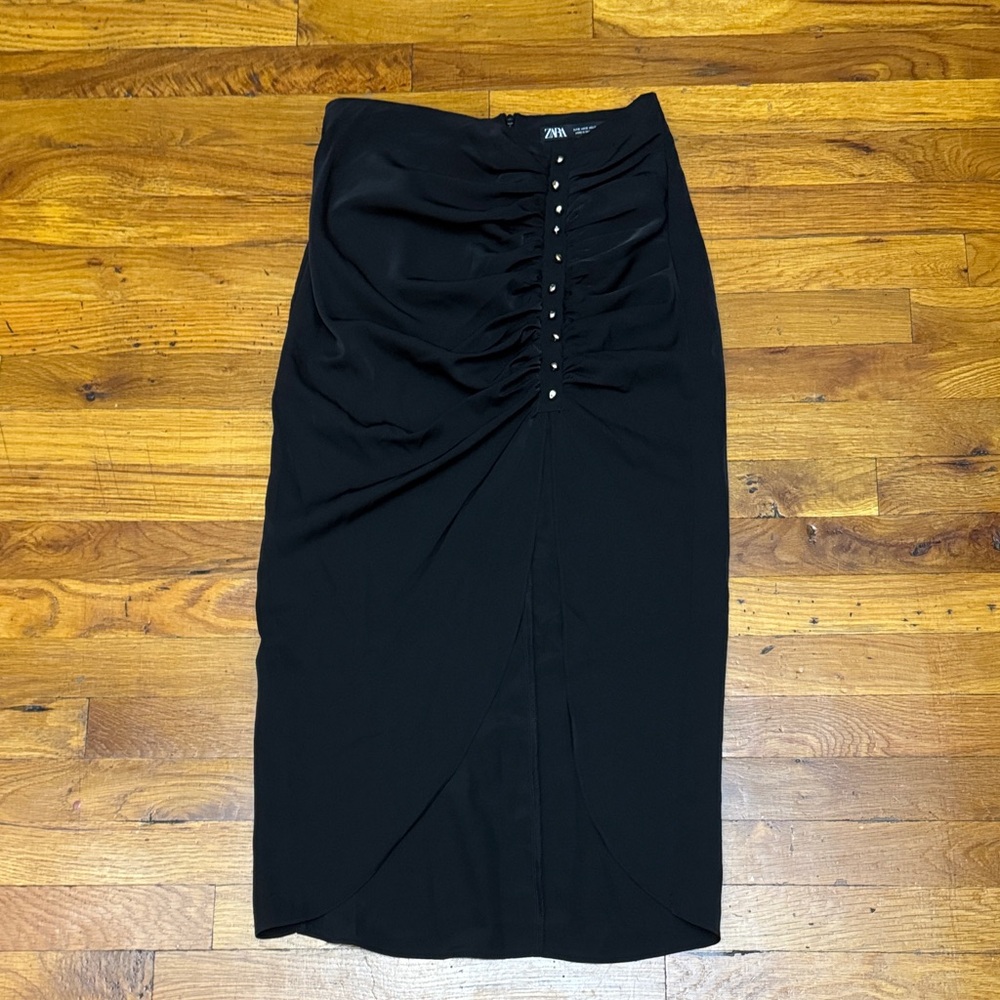 Zara Black maxi skirt with a slit